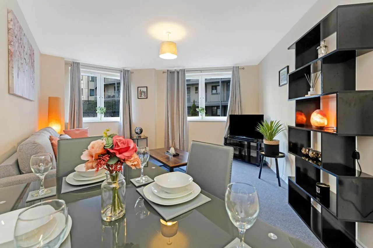 Modern & Spacious 2 Bedroom Serviced Apartment Next To Lochend Park - Private Underground Parking & Lift Available - Close To Edinburgh City Centre