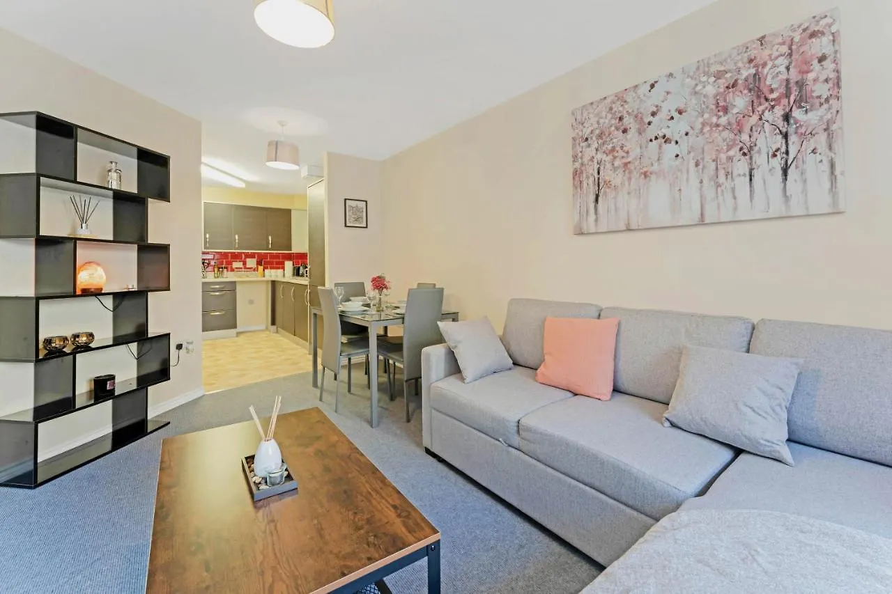 Modern & Spacious 2 Bedroom Serviced Apartment Next To Lochend Park - Private Underground Parking & Lift Available - Close To Edinburgh City Centre Wielka Brytania